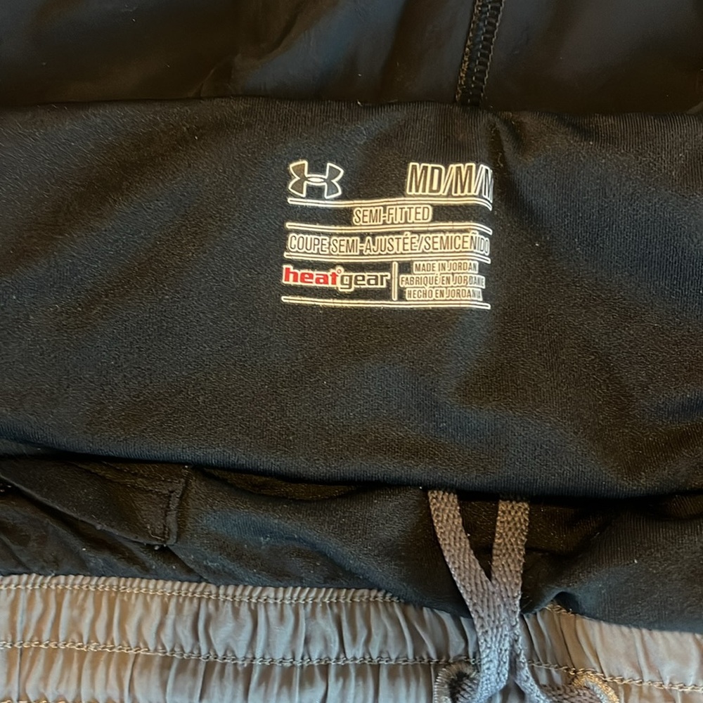 Black and gray Under Armour shorts! - Picture 4 of 5